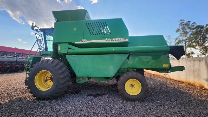 Colheitadeira John Deere 1550 VR