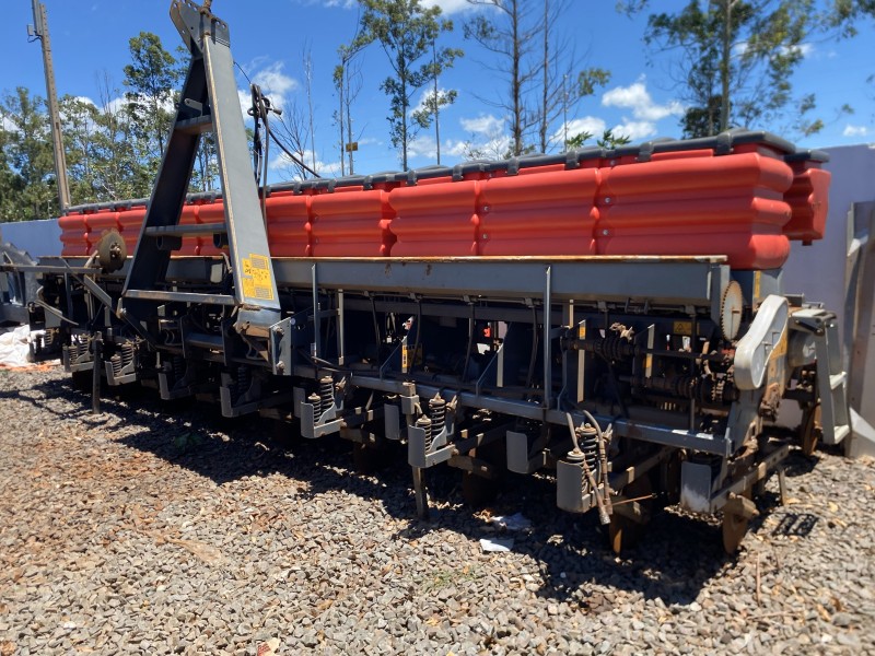 Plantadeira Massey Fergusson MF 517 M