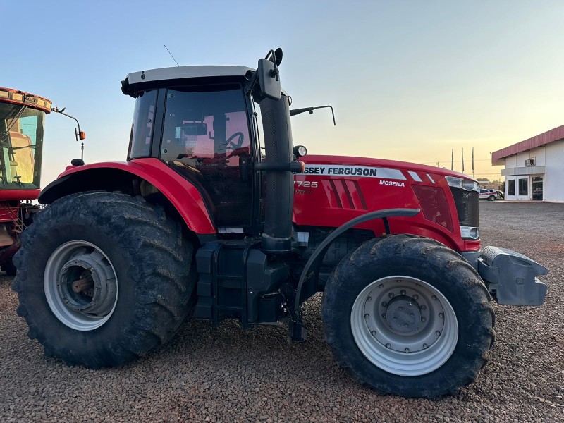 Massey Fergusson 7725