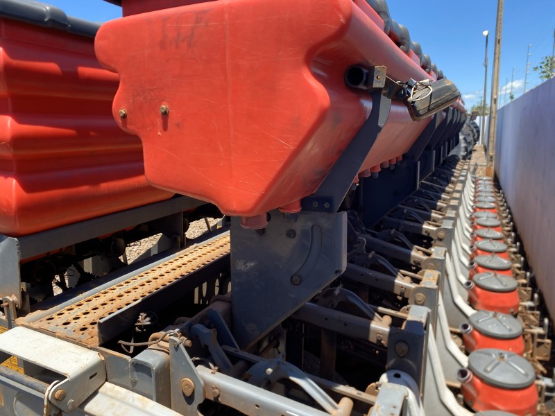 Plantadeira Massey Fergusson MF 517 M