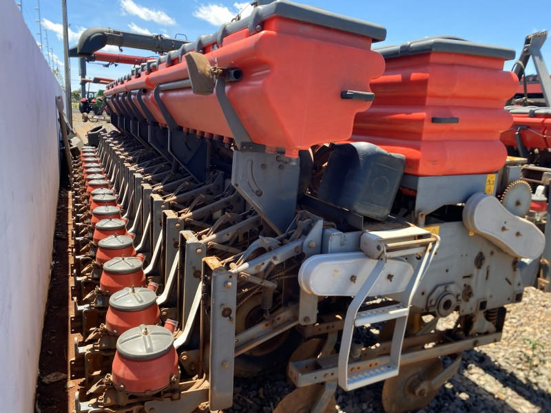 Plantadeira Massey Fergusson MF 517 M